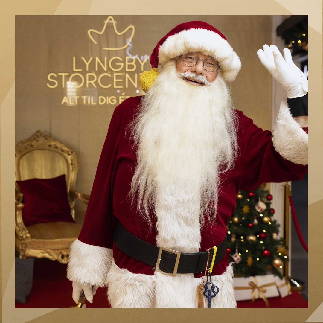 Julemanden foran sin stol i Lyngby Storcenter